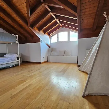 Casa Rovacias C22a01 By R2r Consulting *