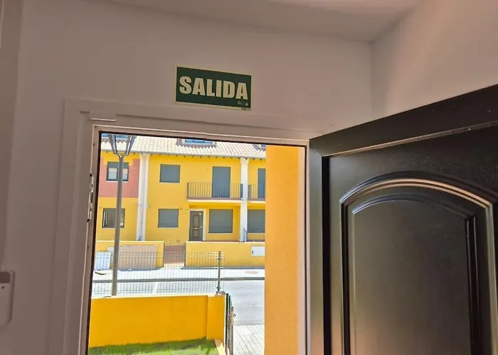 Casa Rovacias C22a01 By R2r Consulting *