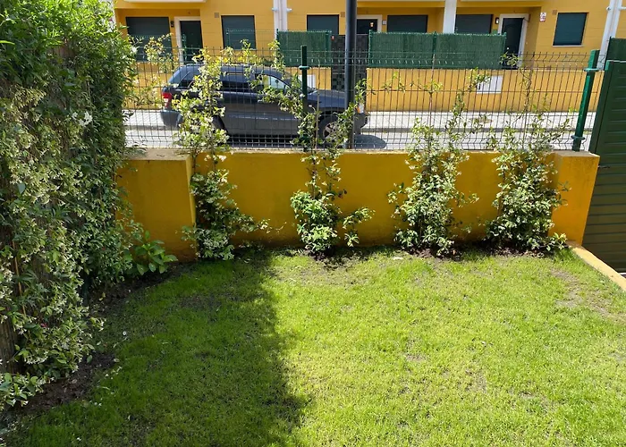 Casa Rovacias C22a01 By R2r Consulting *