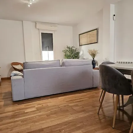 Casa Rovacias C22a01 By R2r Consulting 펜션 코밀라스