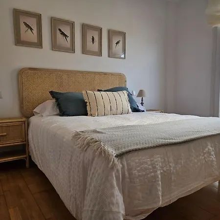 Casa Rovacias C22a01 By R2r Consulting