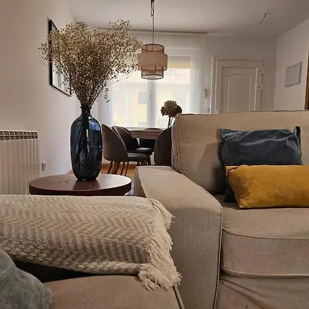 Casa Rovacias C22a01 By R2r Consulting 펜션 *