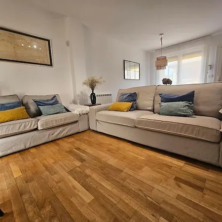 Casa Rovacias C22a01 By R2r Consulting 펜션 코밀라스