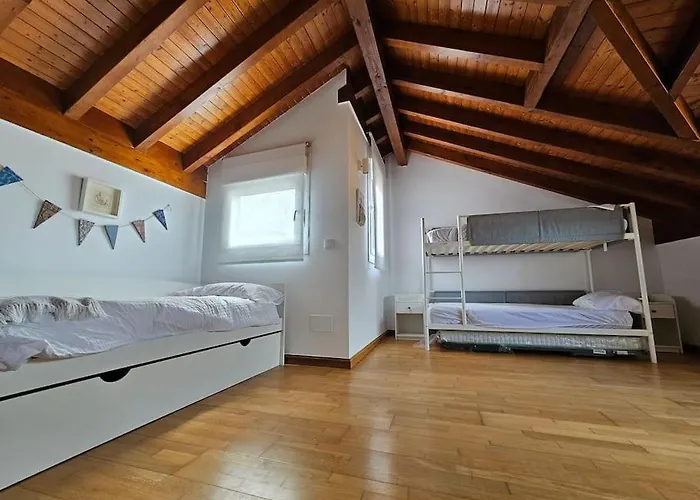 Casa Rovacias C22a01 By R2r Consulting *